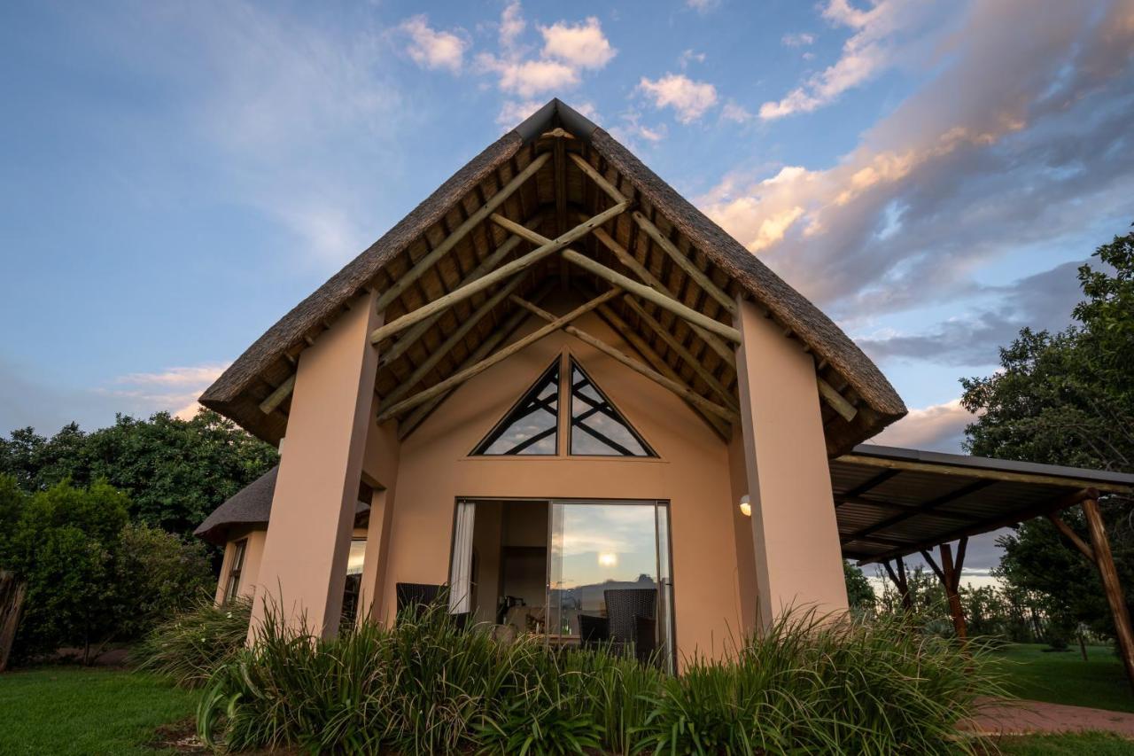 Montusi Mountain Lodge Bonjaneni ภายนอก รูปภาพ