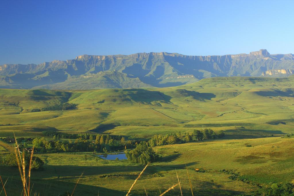 Montusi Mountain Lodge Bonjaneni ภายนอก รูปภาพ