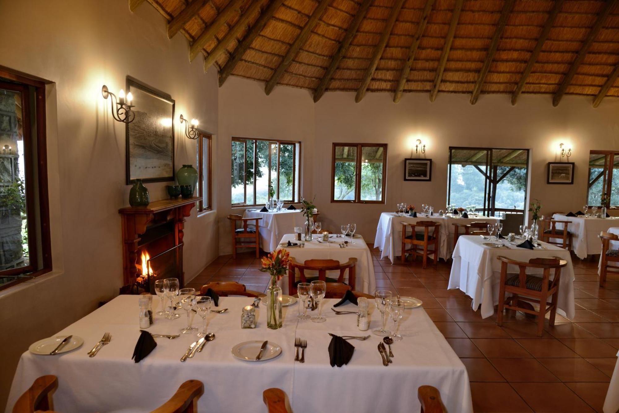 Montusi Mountain Lodge Bonjaneni ภายนอก รูปภาพ