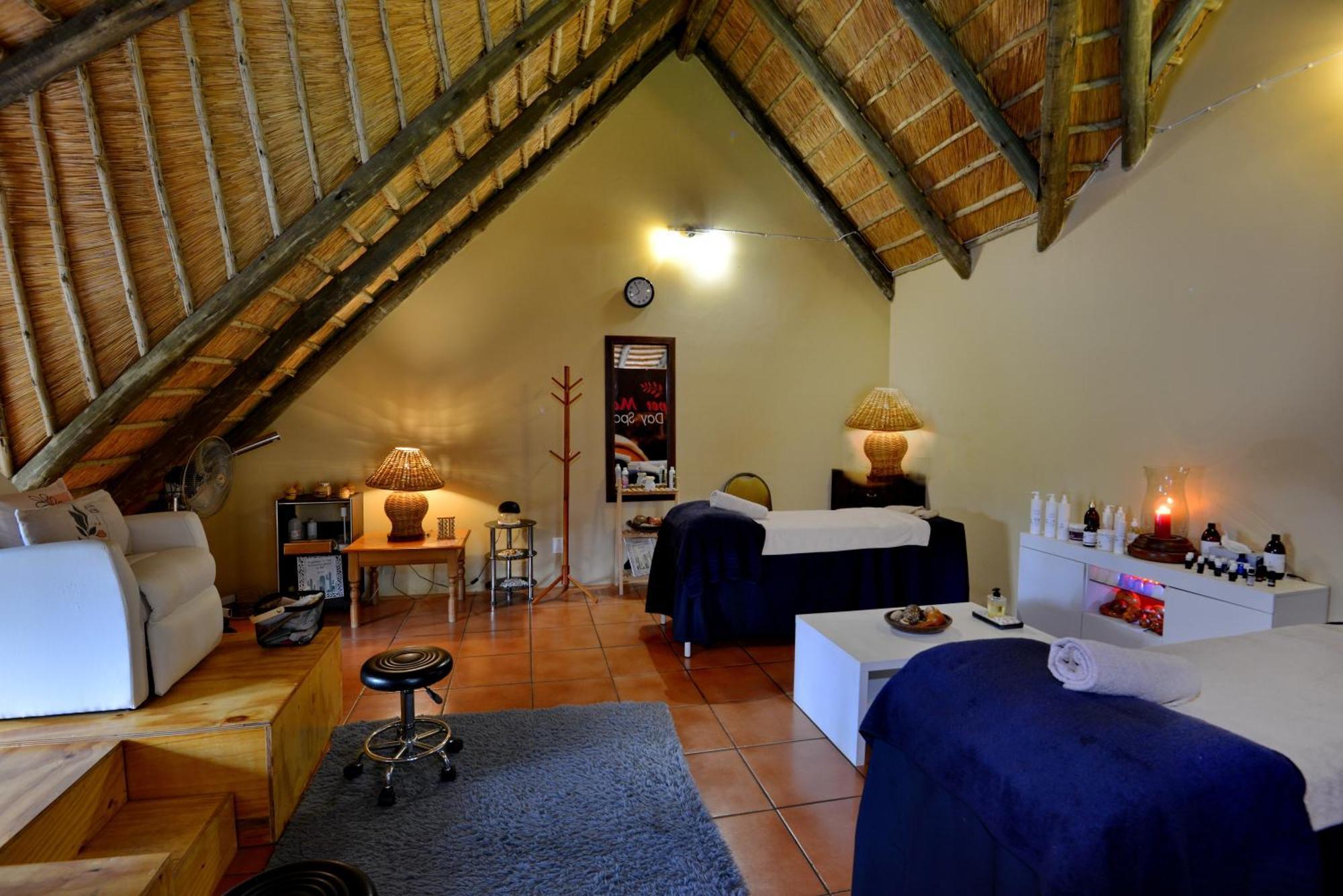 Montusi Mountain Lodge Bonjaneni ภายนอก รูปภาพ