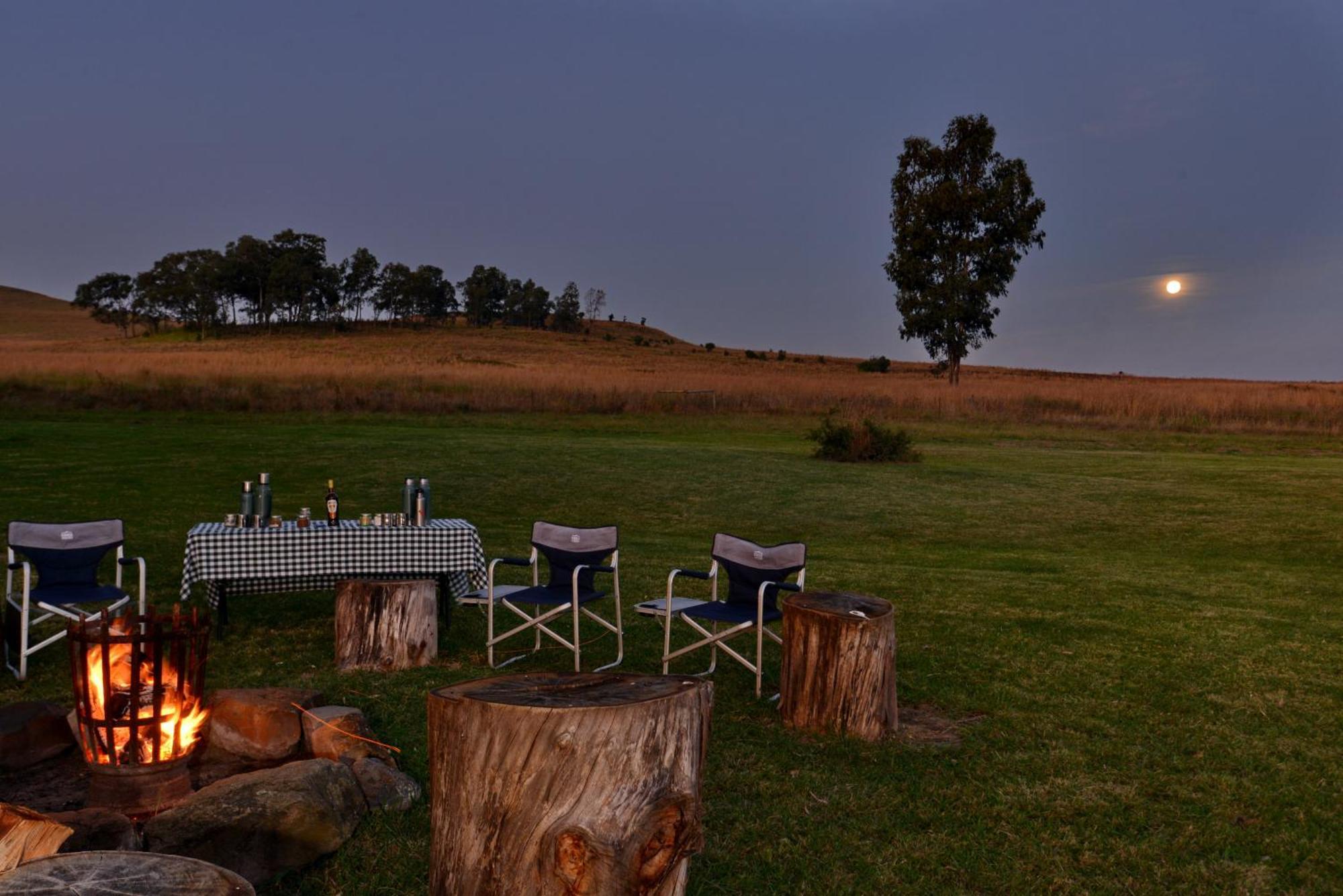 Montusi Mountain Lodge Bonjaneni ภายนอก รูปภาพ