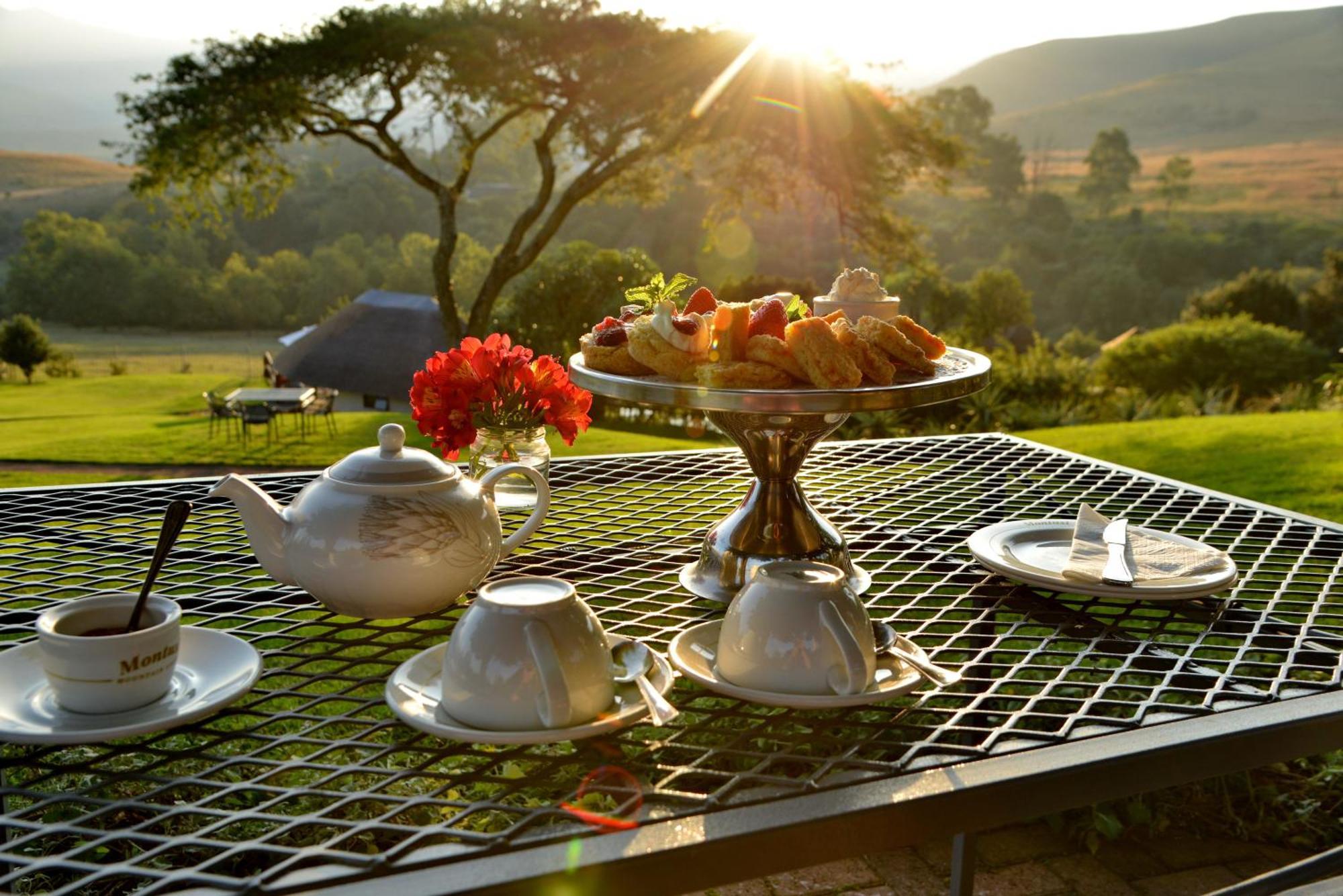 Montusi Mountain Lodge Bonjaneni ภายนอก รูปภาพ