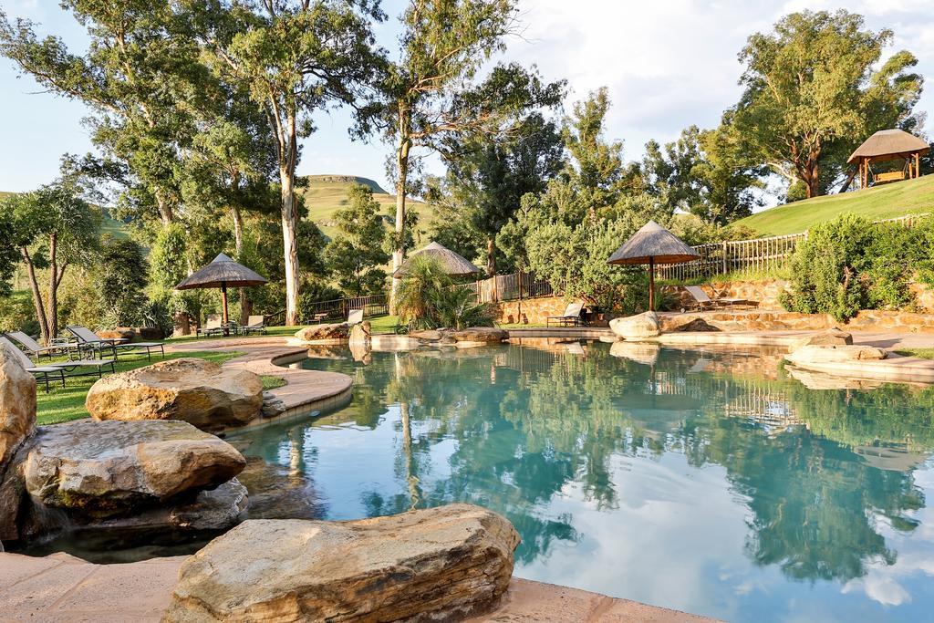 Montusi Mountain Lodge Bonjaneni ภายนอก รูปภาพ