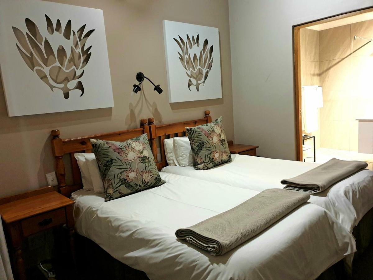 Montusi Mountain Lodge Bonjaneni ภายนอก รูปภาพ
